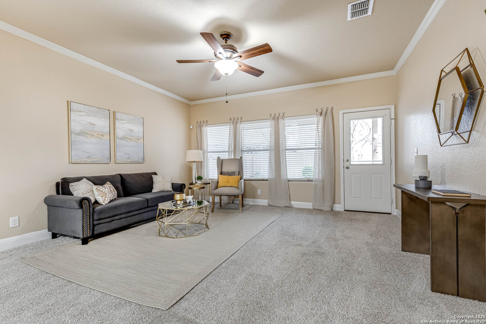 112 KASSEL DR