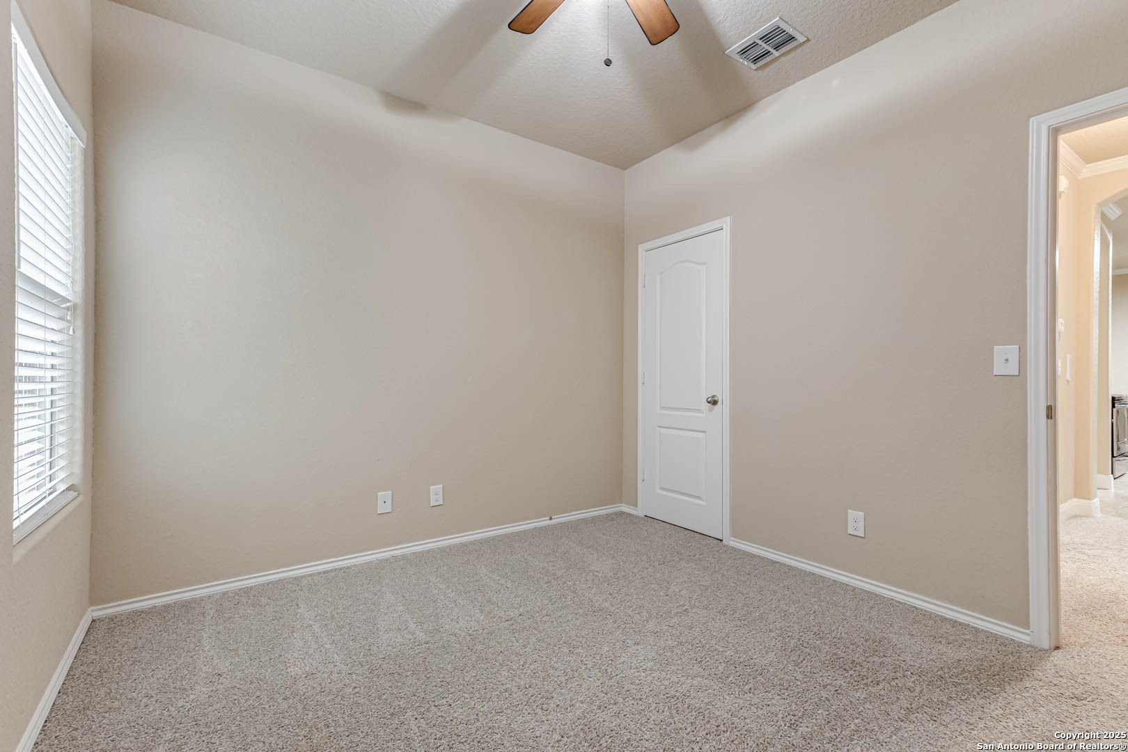 112 KASSEL DR