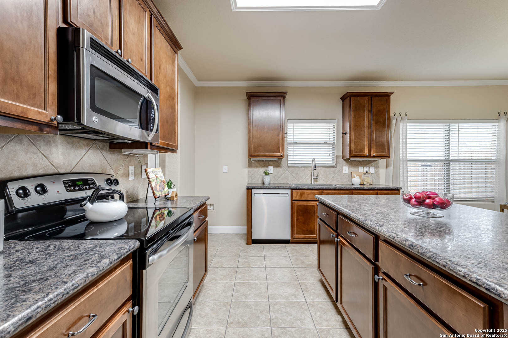 112 KASSEL DR