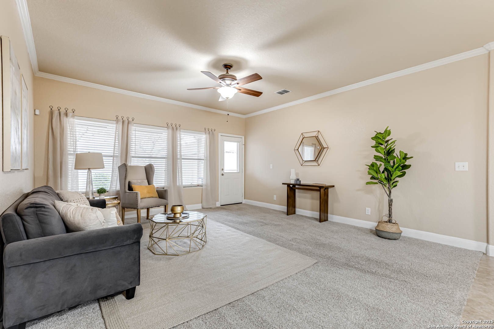 112 KASSEL DR