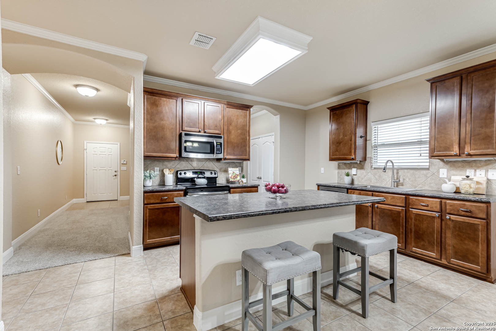 112 KASSEL DR
