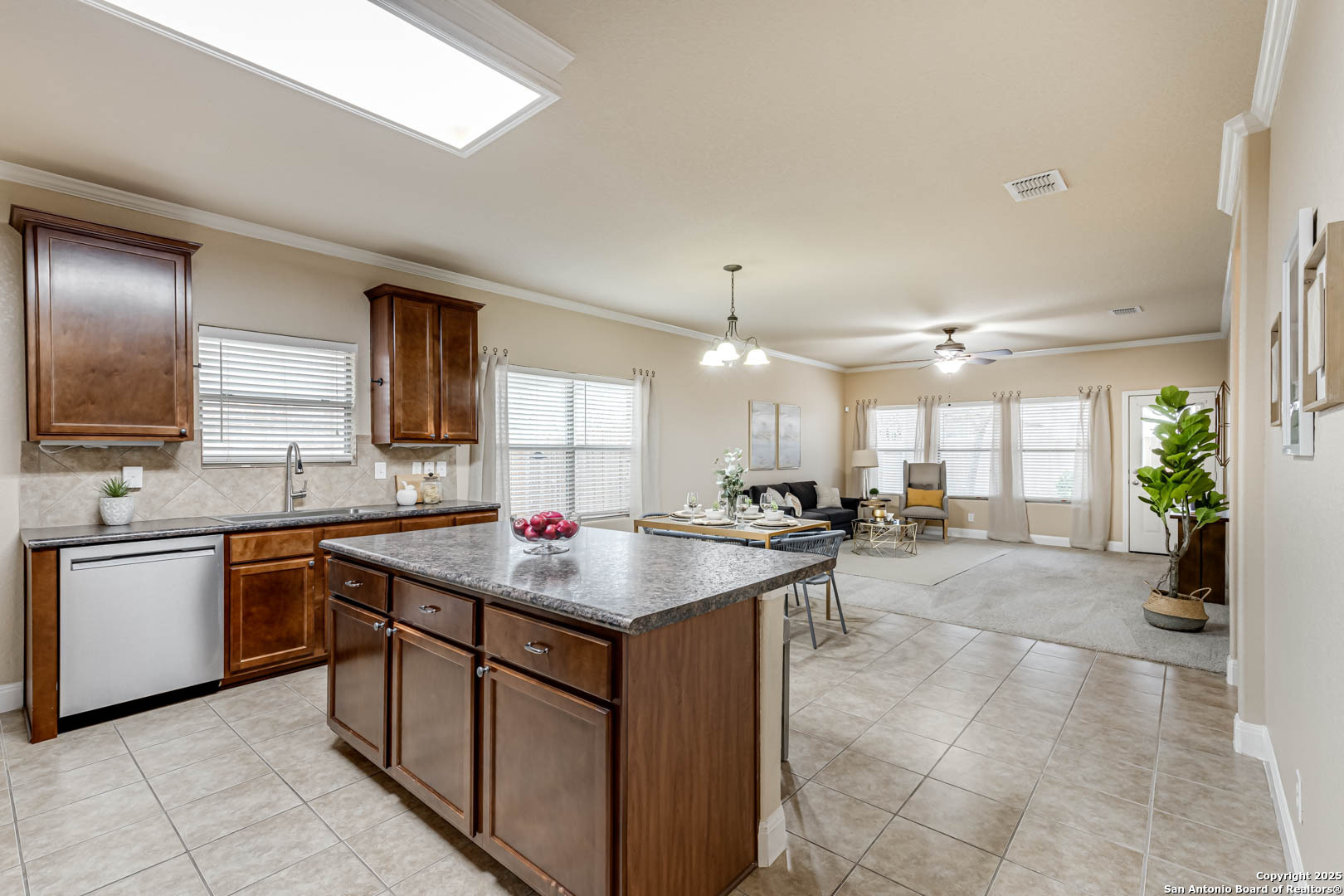 112 KASSEL DR