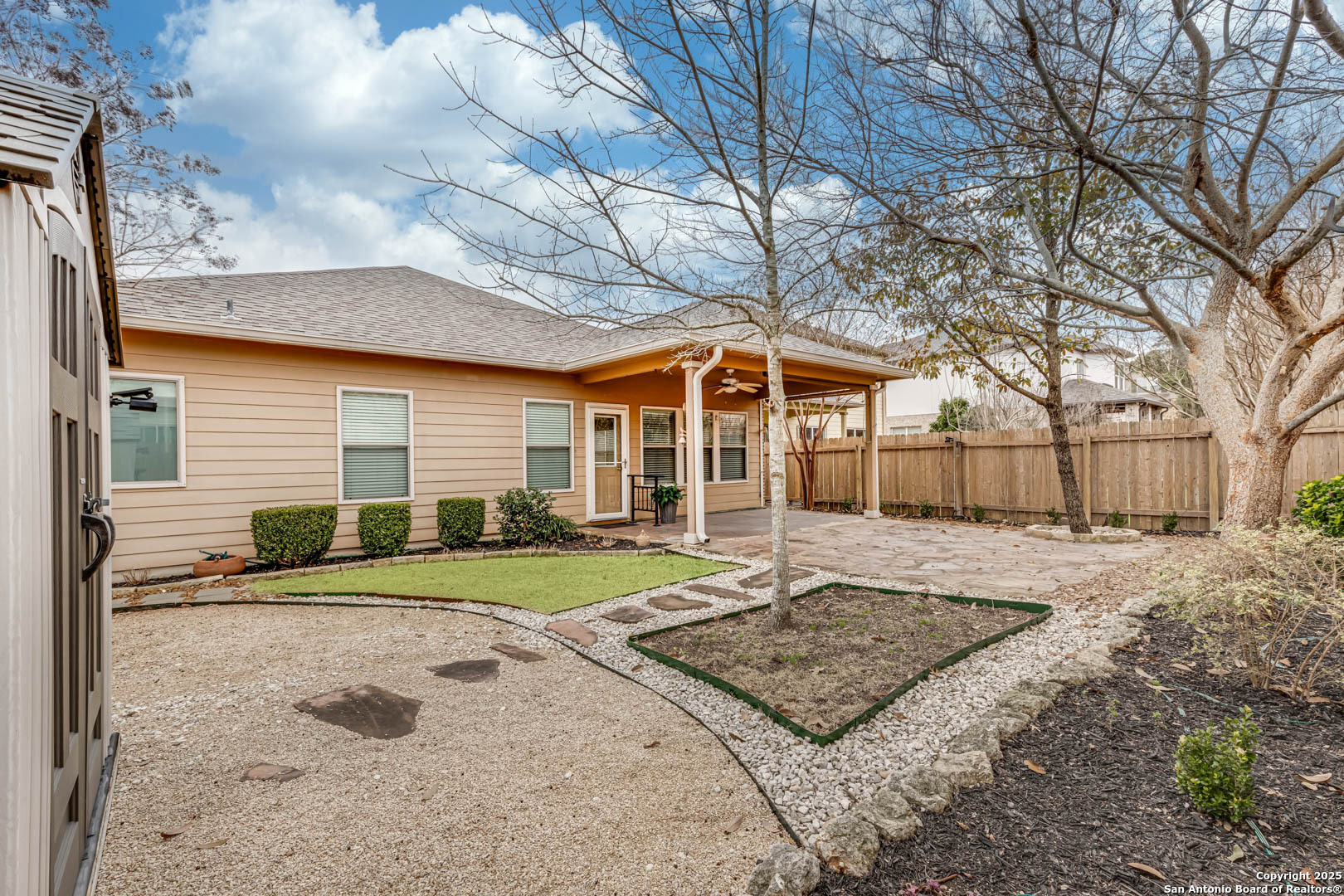 112 KASSEL DR