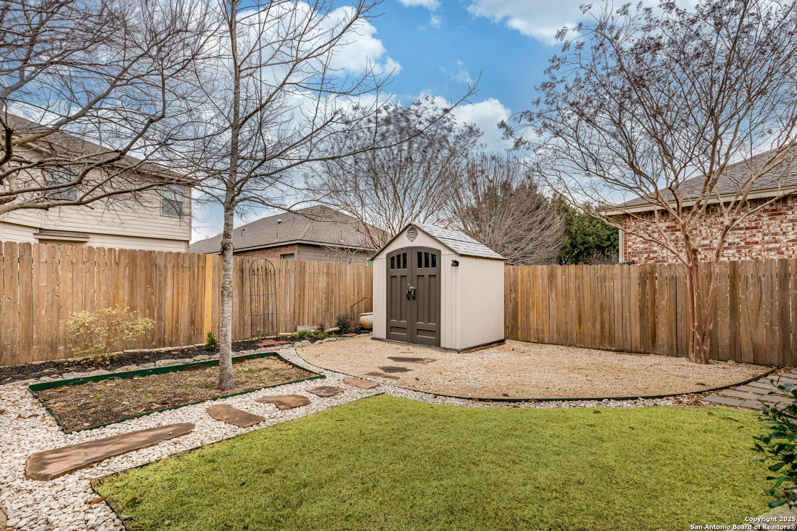 112 KASSEL DR