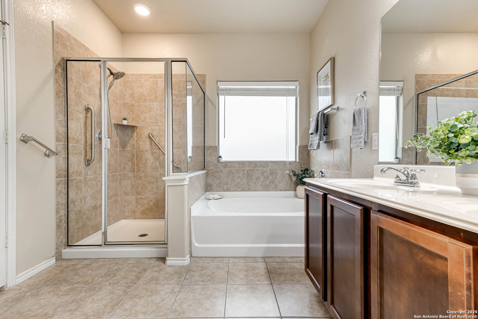 112 KASSEL DR