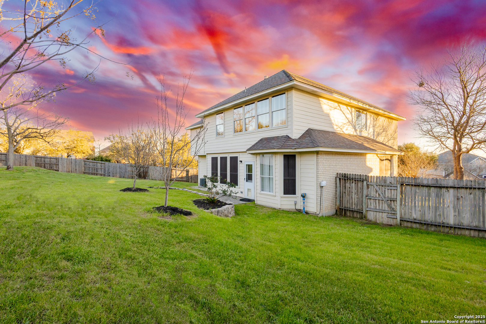 1507 Crescent Pl