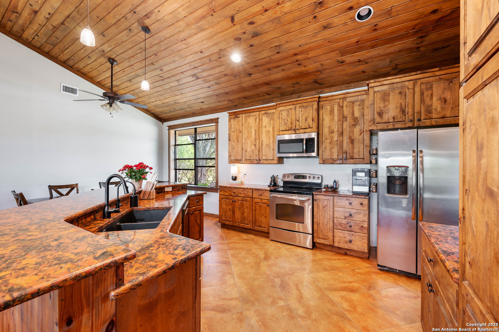 728 Upper Moffett