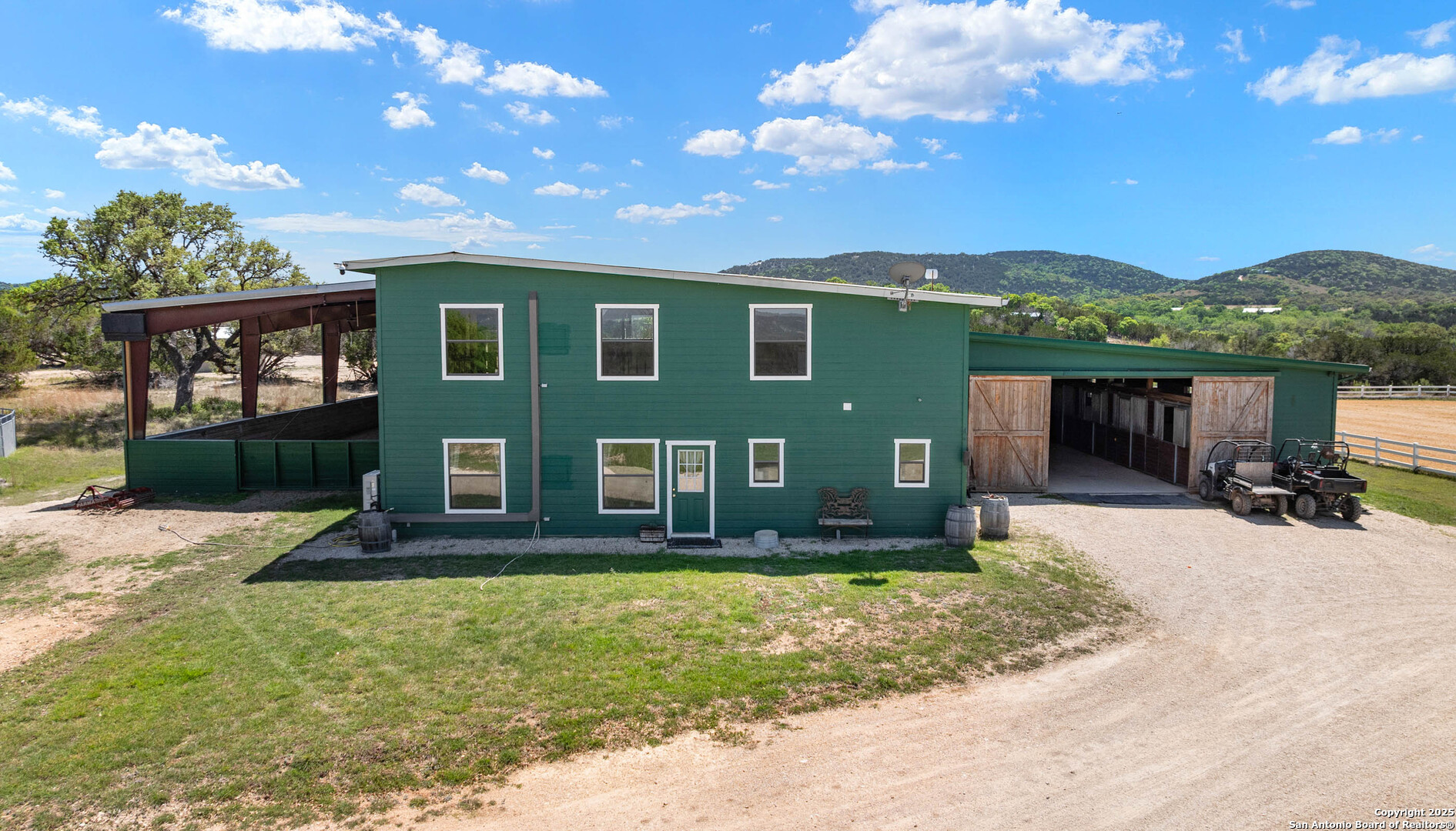 728 Upper Moffett