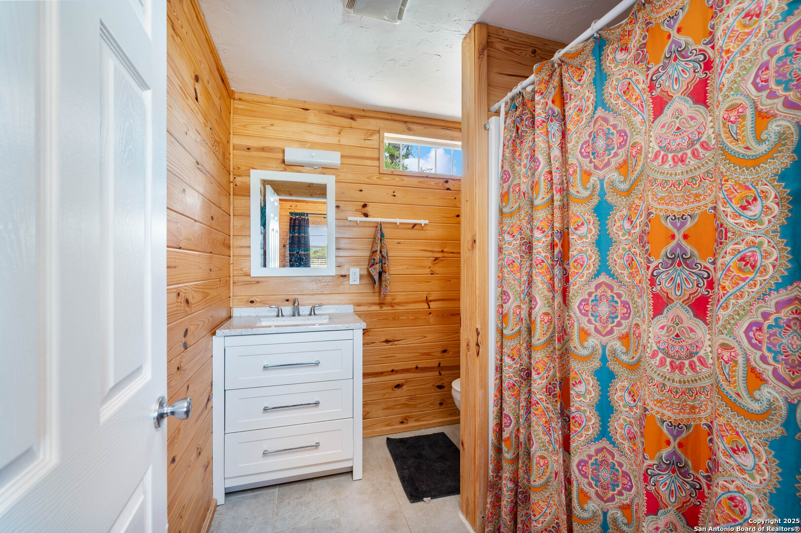 728 Upper Moffett
