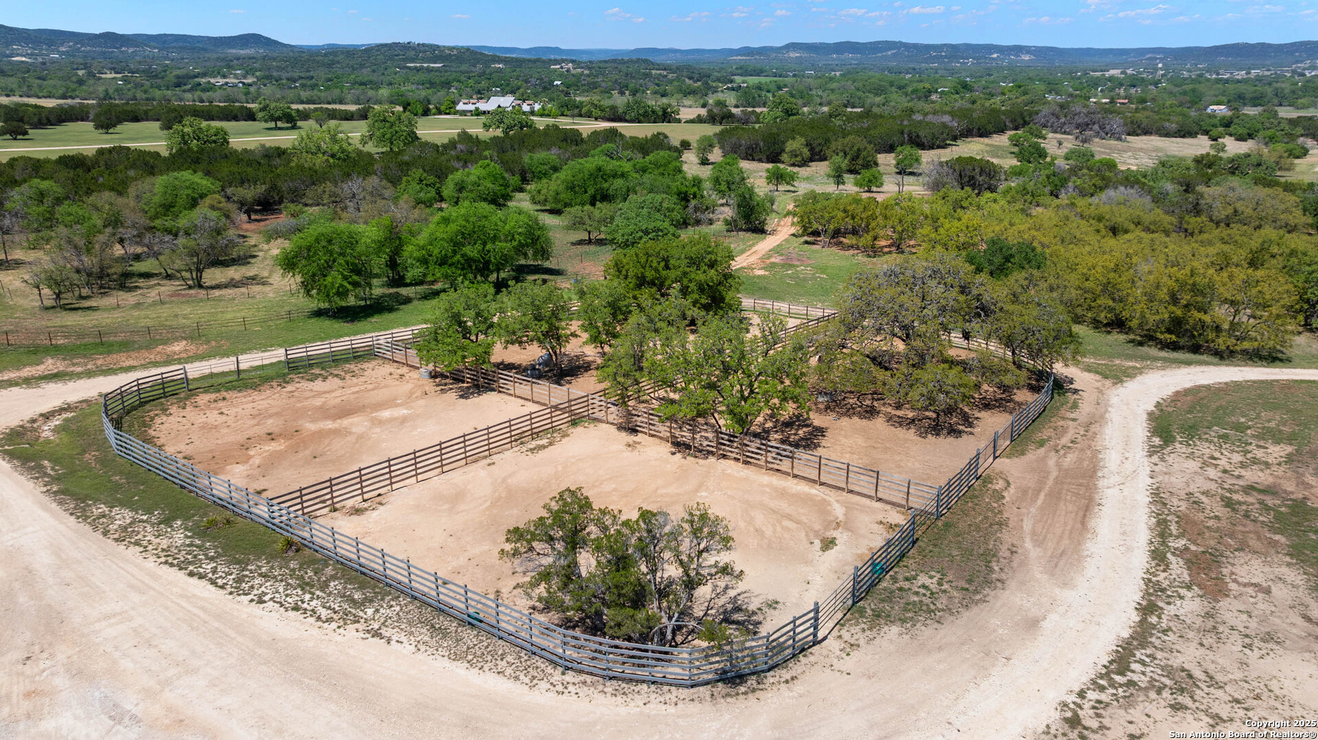 728 Upper Moffett