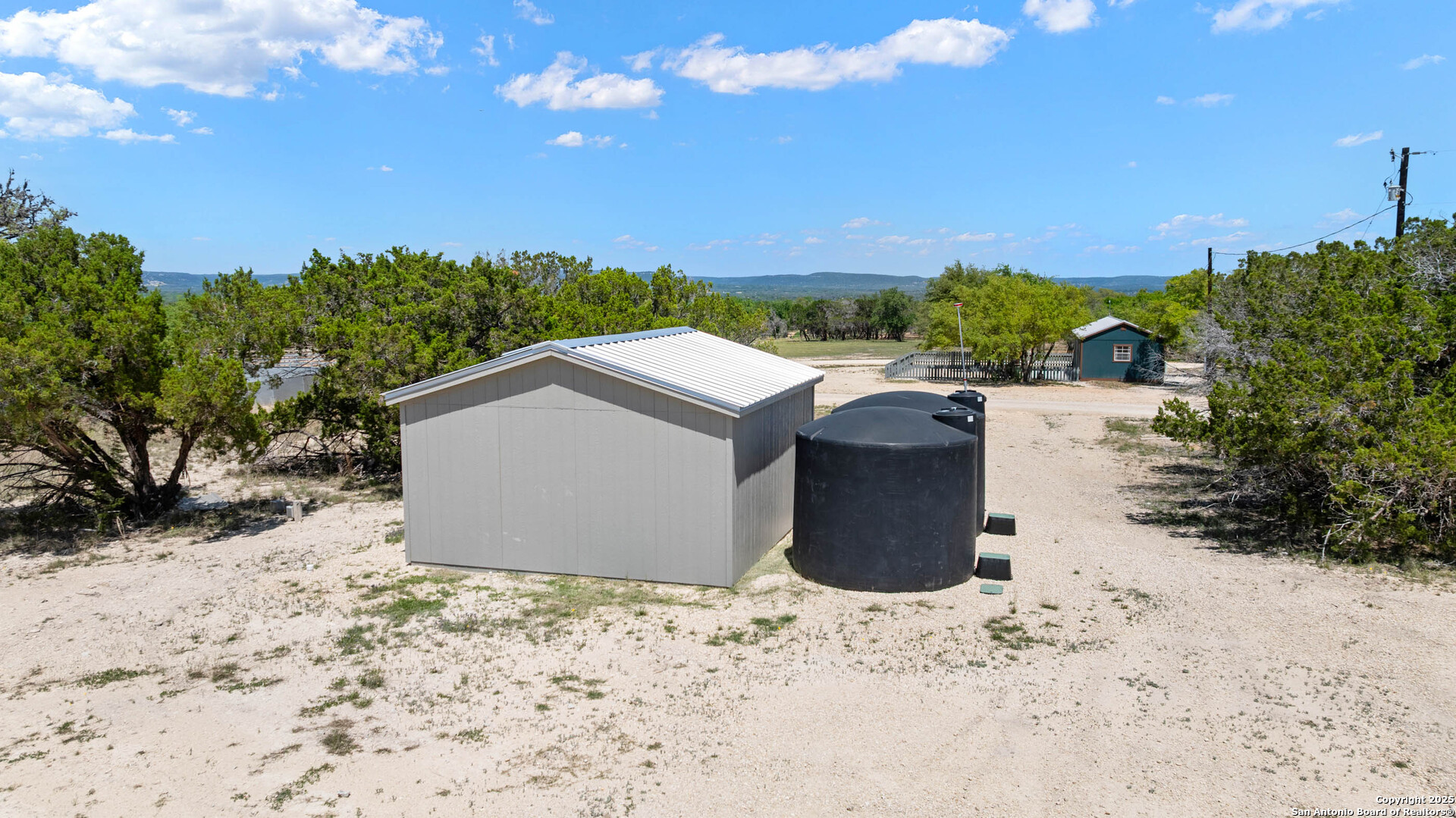 728 Upper Moffett