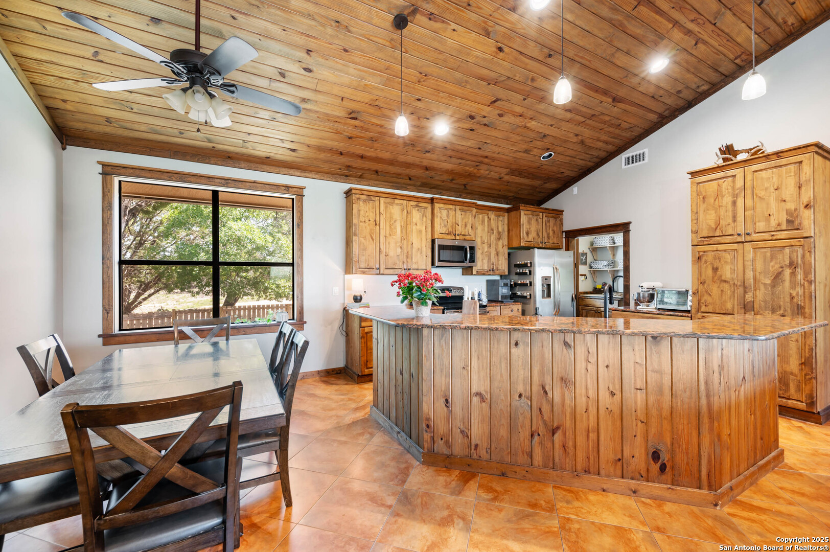 728 Upper Moffett