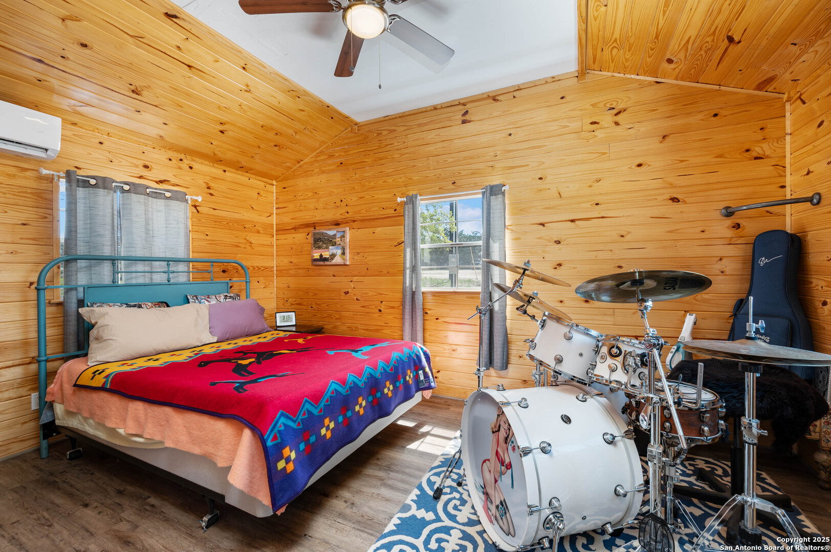 728 Upper Moffett
