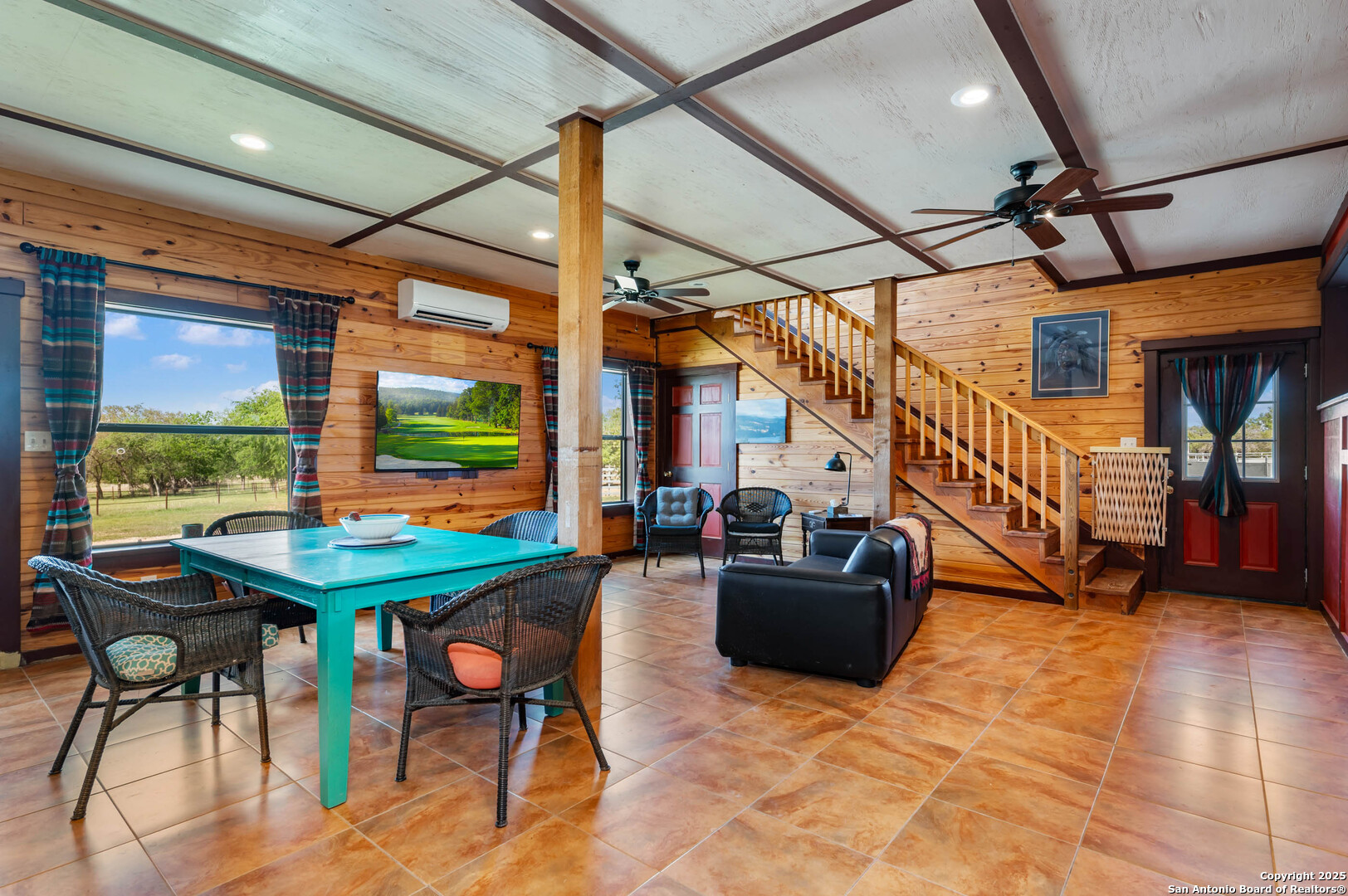 728 Upper Moffett