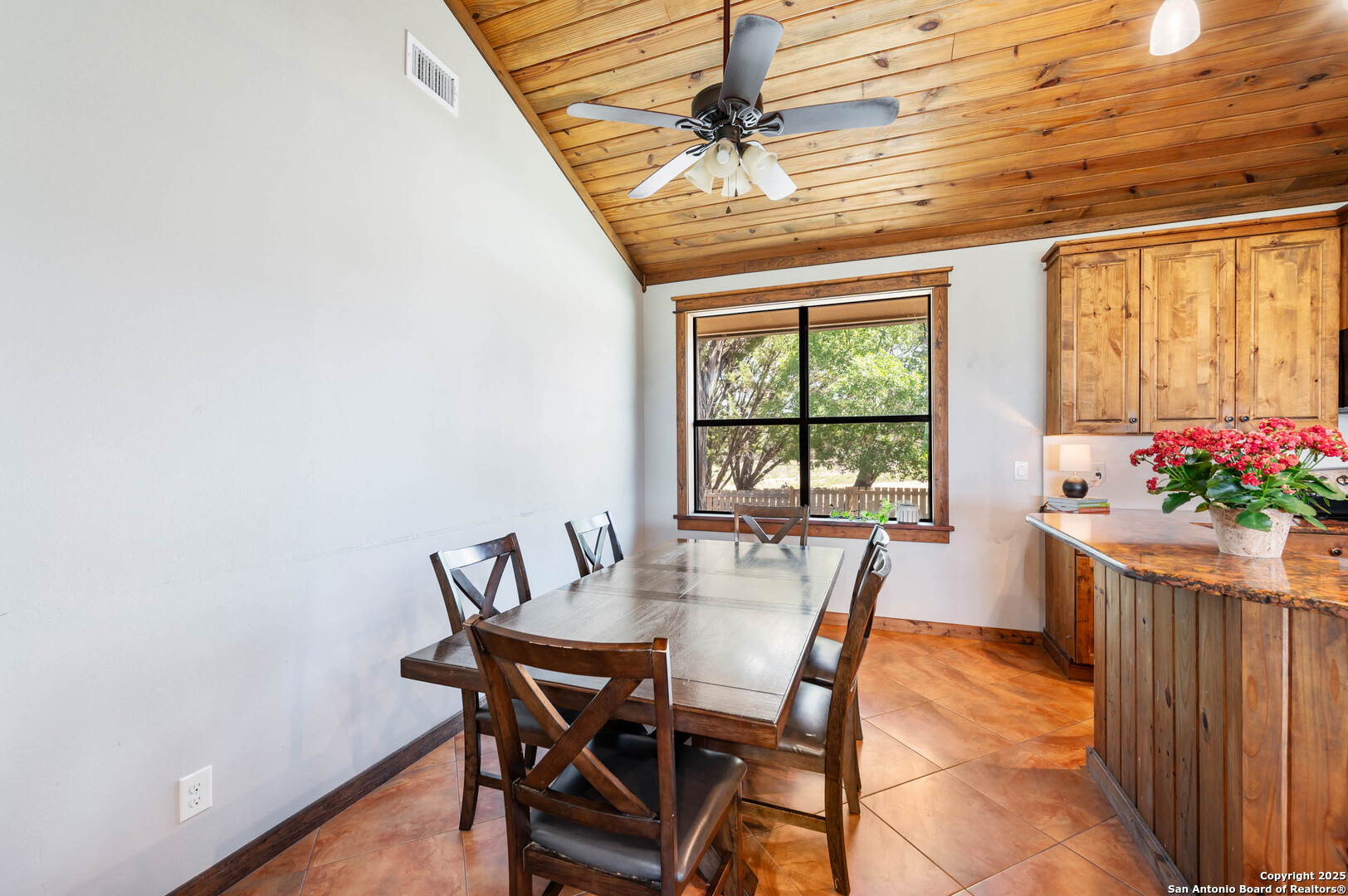 728 Upper Moffett