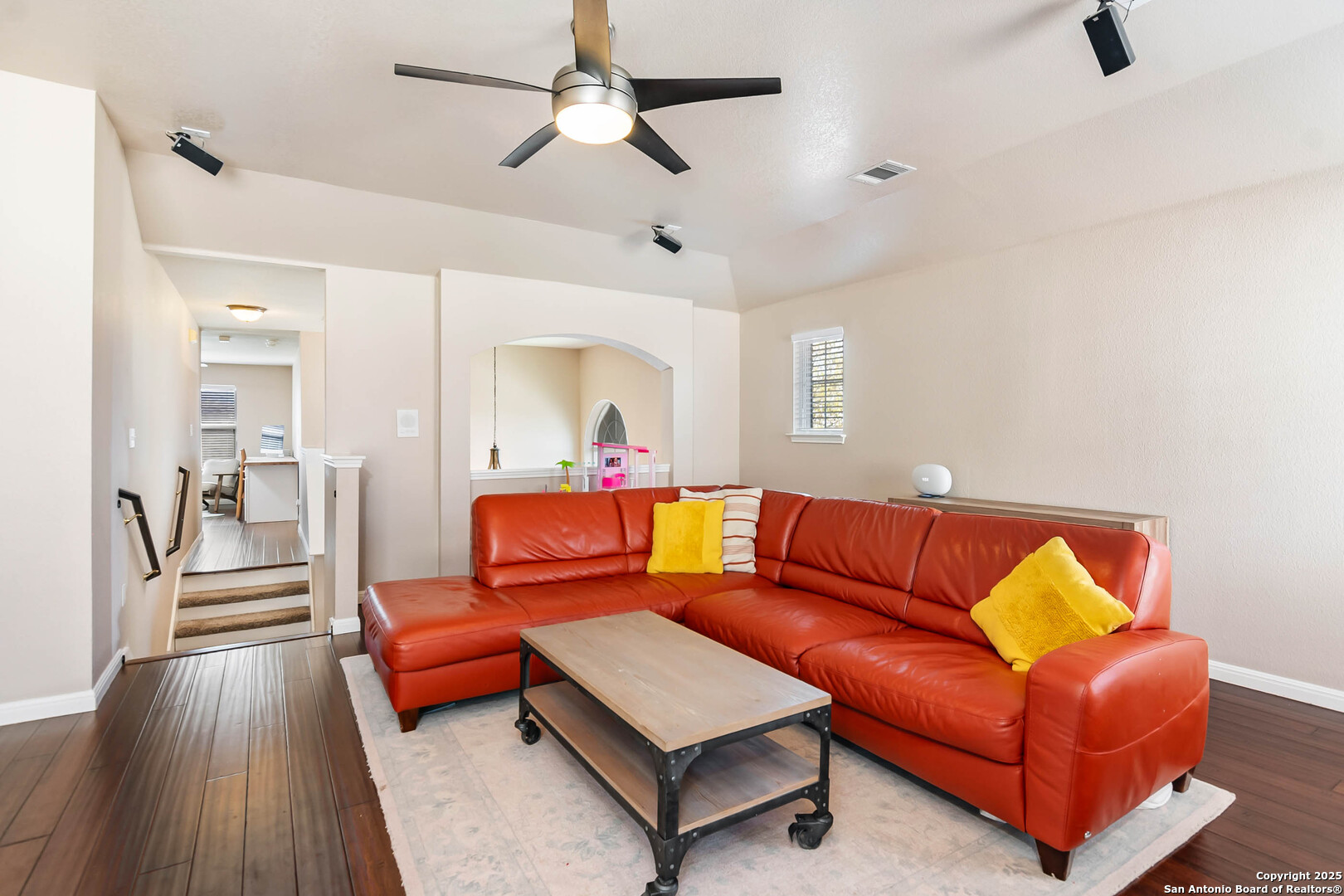 19538 Clay Oak