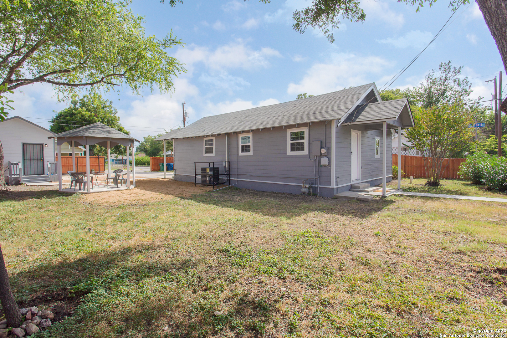 1531 Burnet