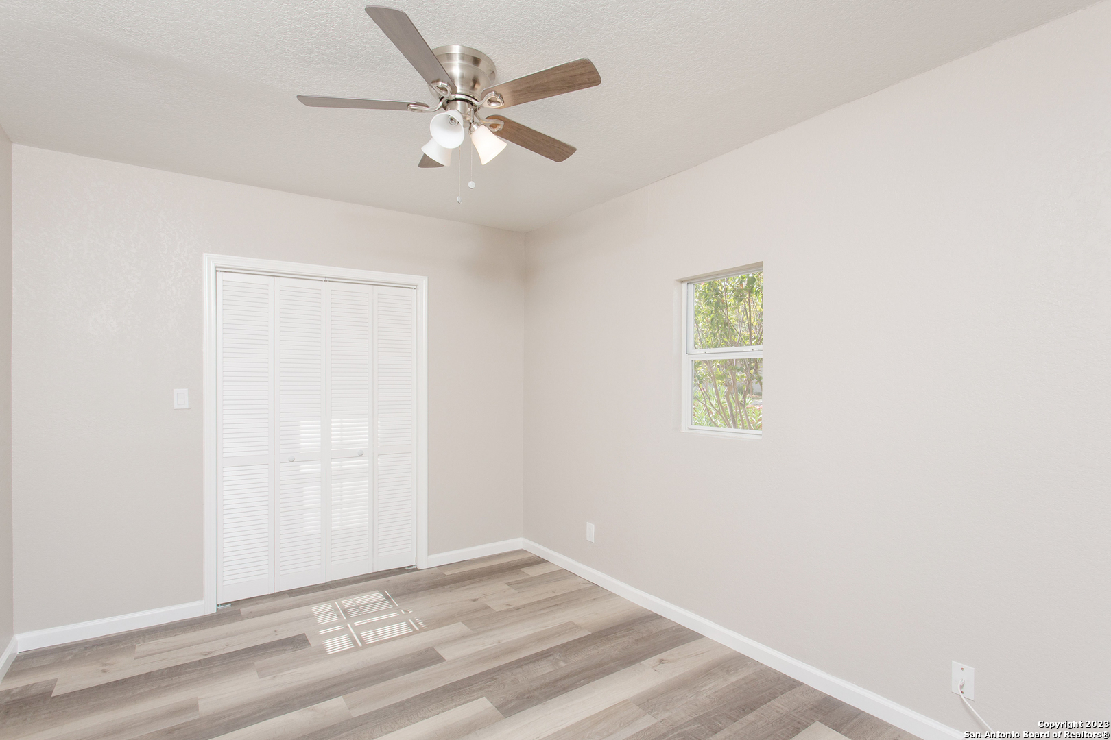 1531 Burnet