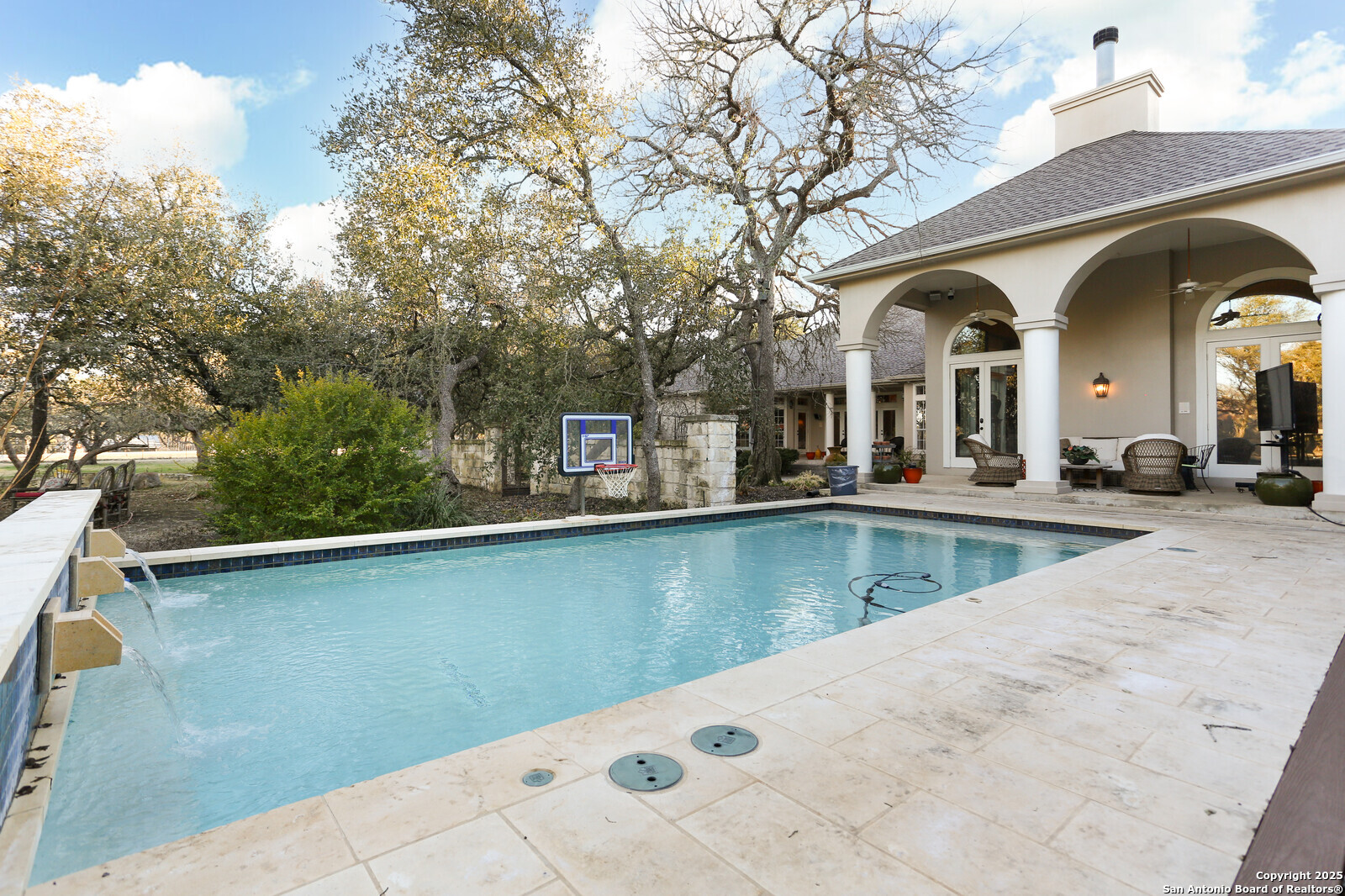 136 FALLING WATER DR