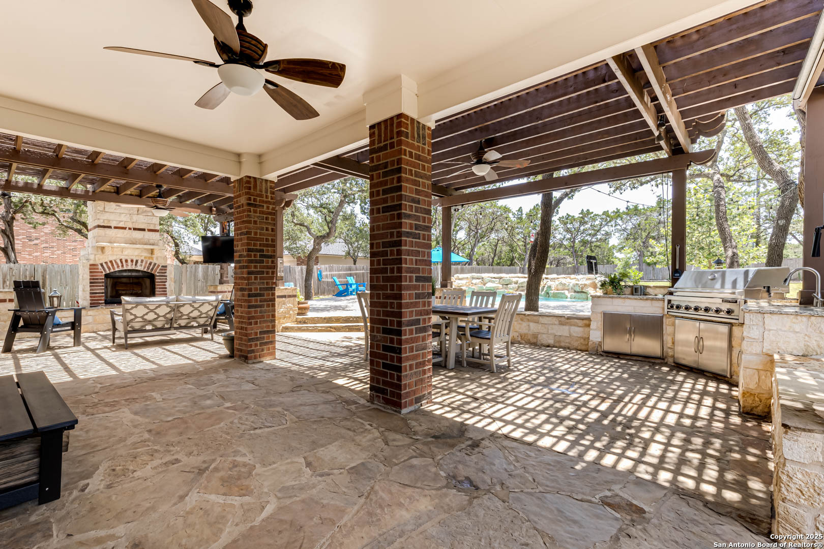 9010 Woodland Trace