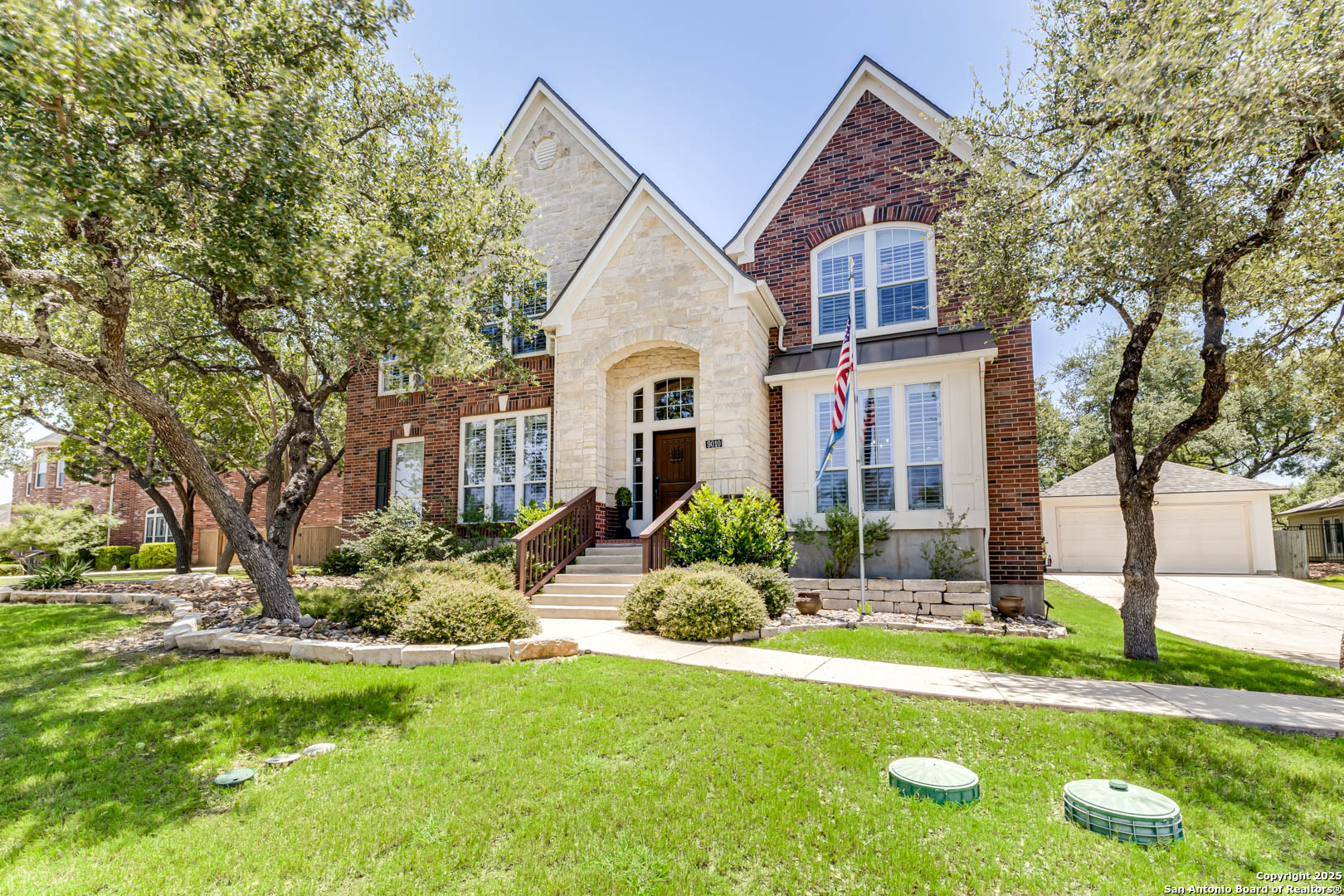 9010 Woodland Trace