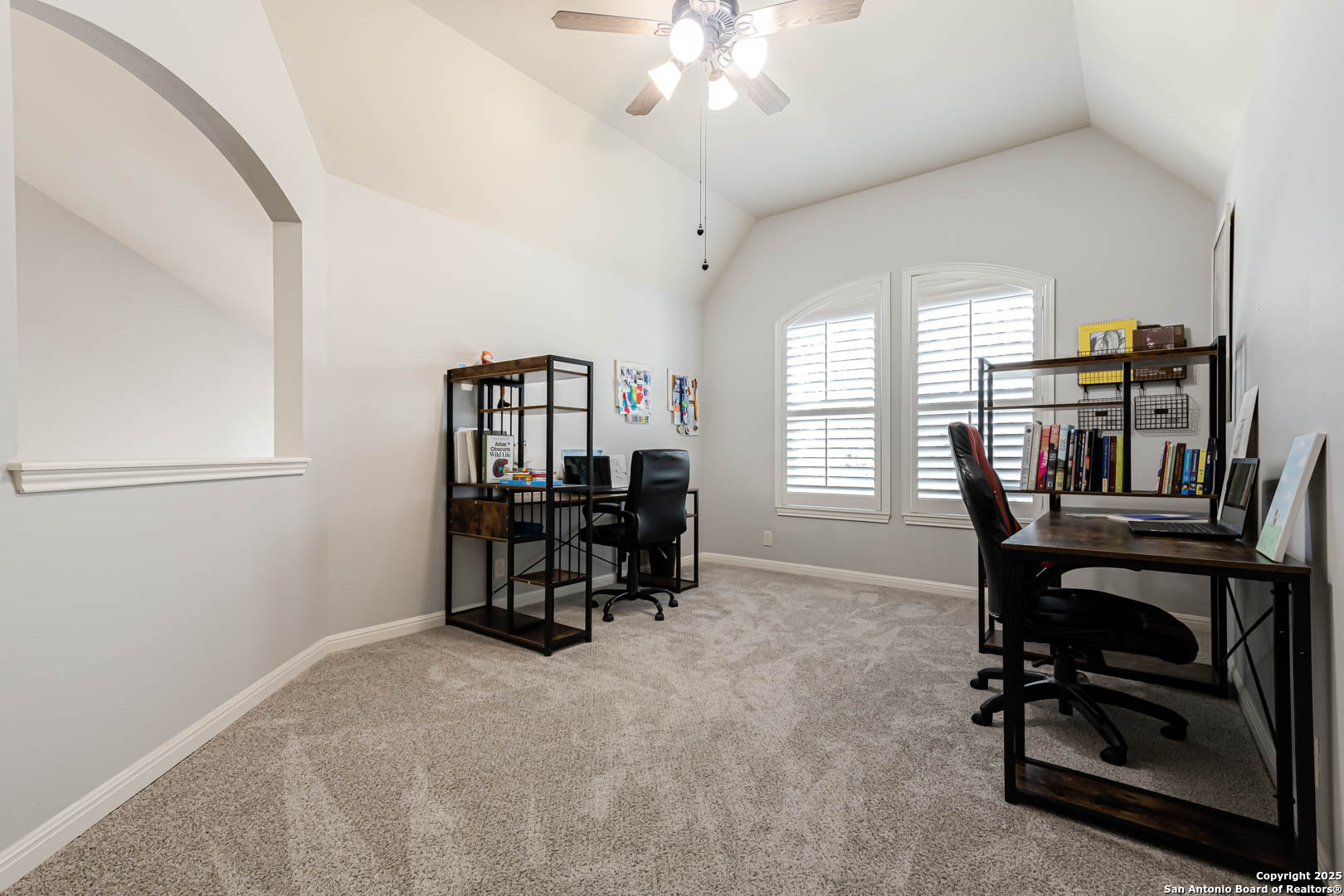 9010 Woodland Trace