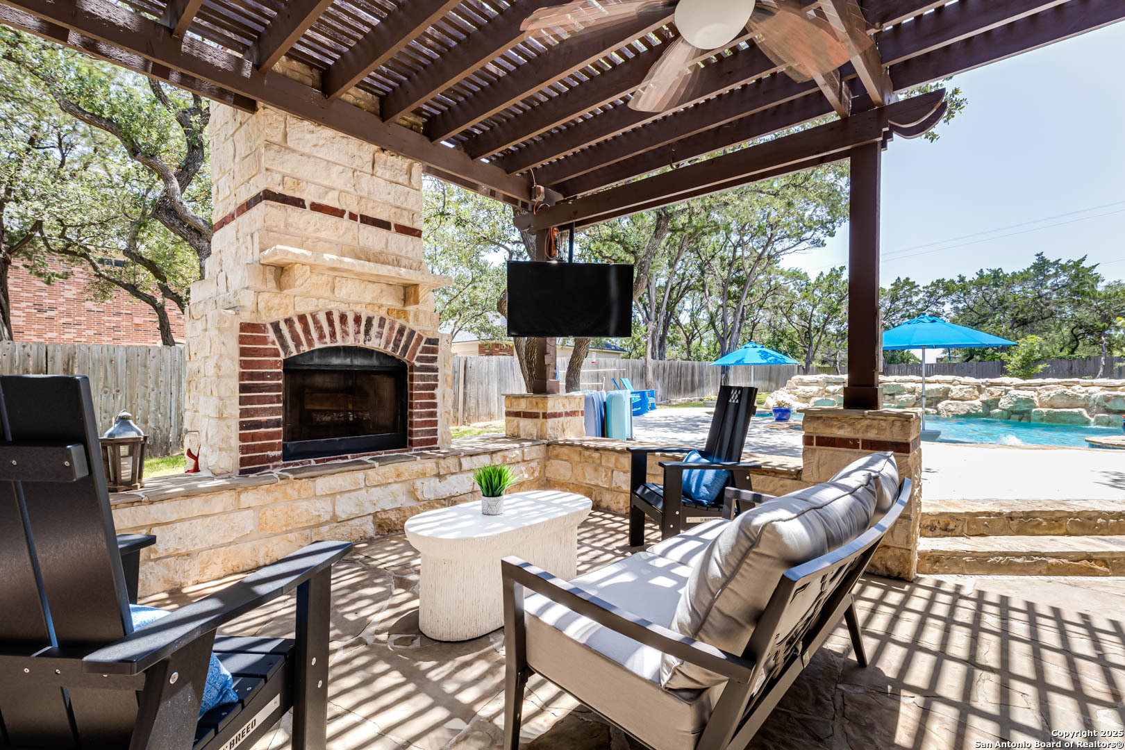 9010 Woodland Trace
