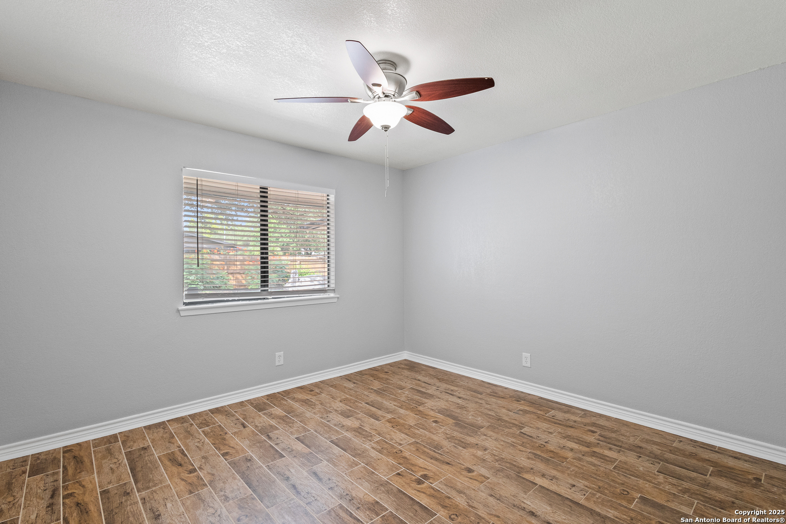 2611 Circle Tree