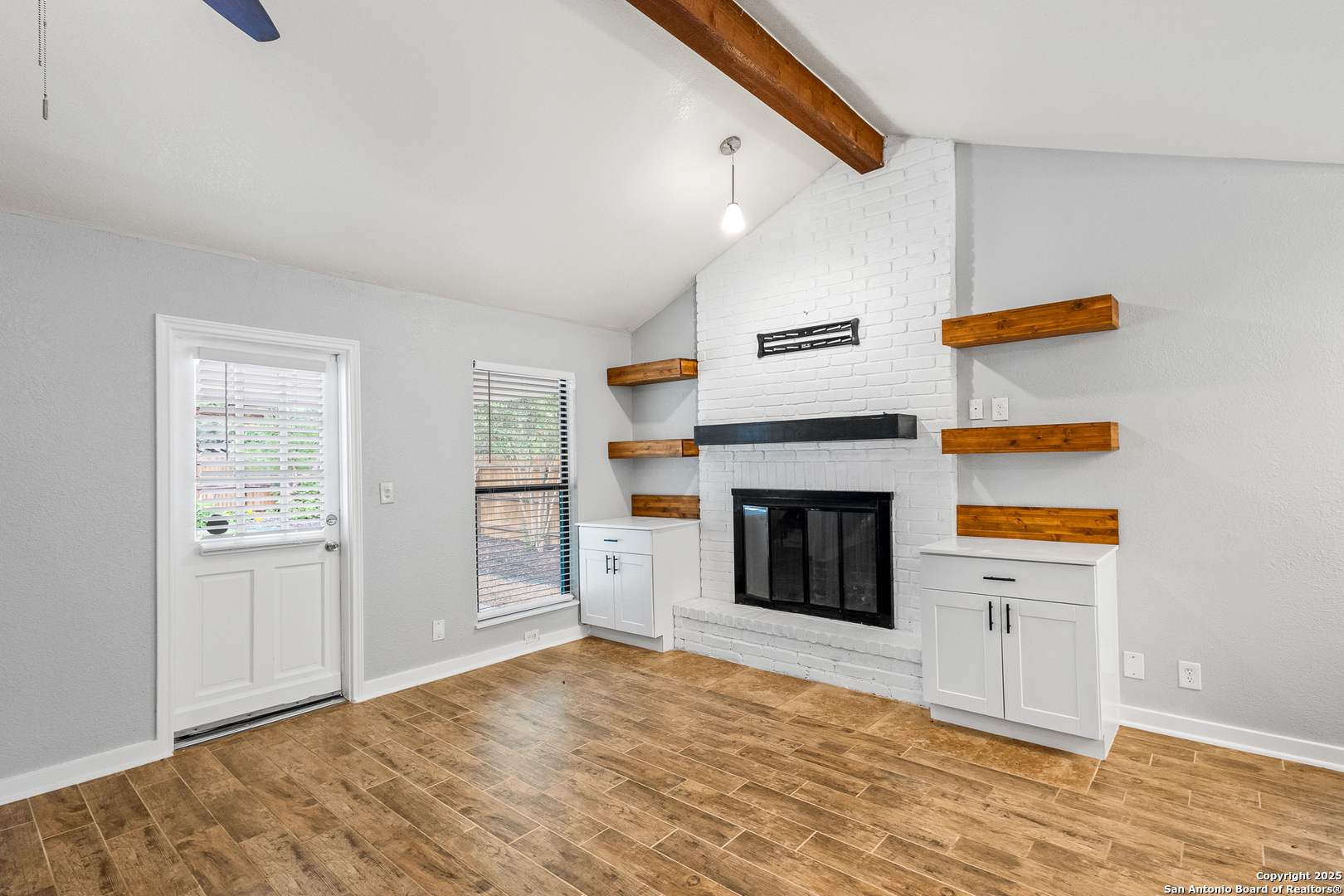 2611 Circle Tree