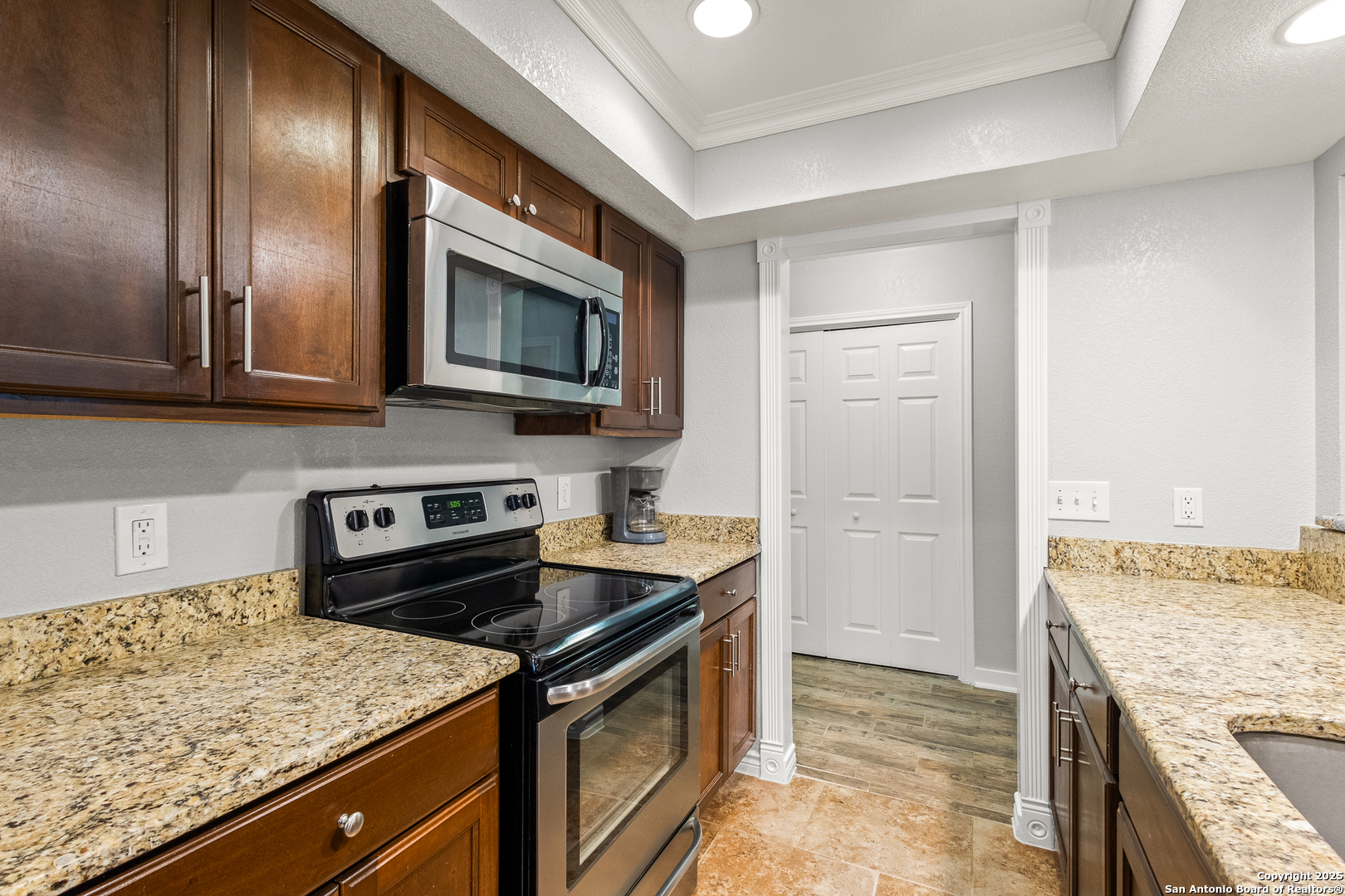 2611 Circle Tree