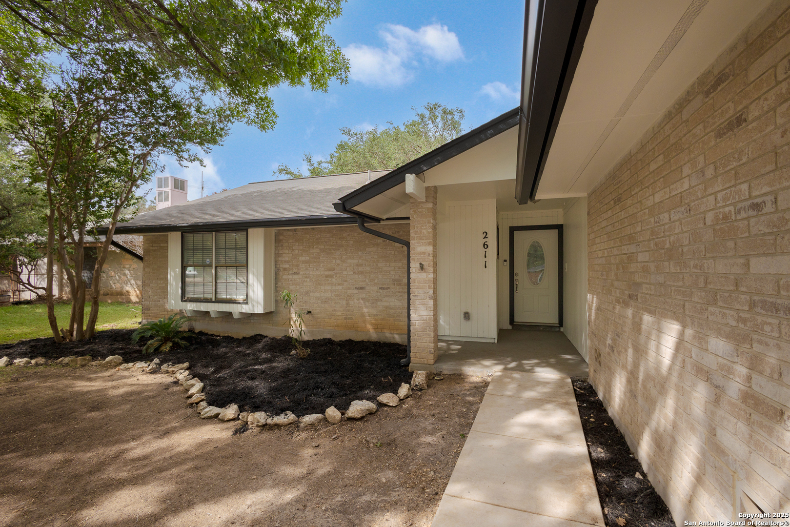 2611 Circle Tree