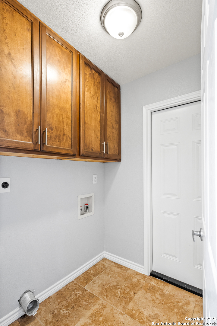 2611 Circle Tree