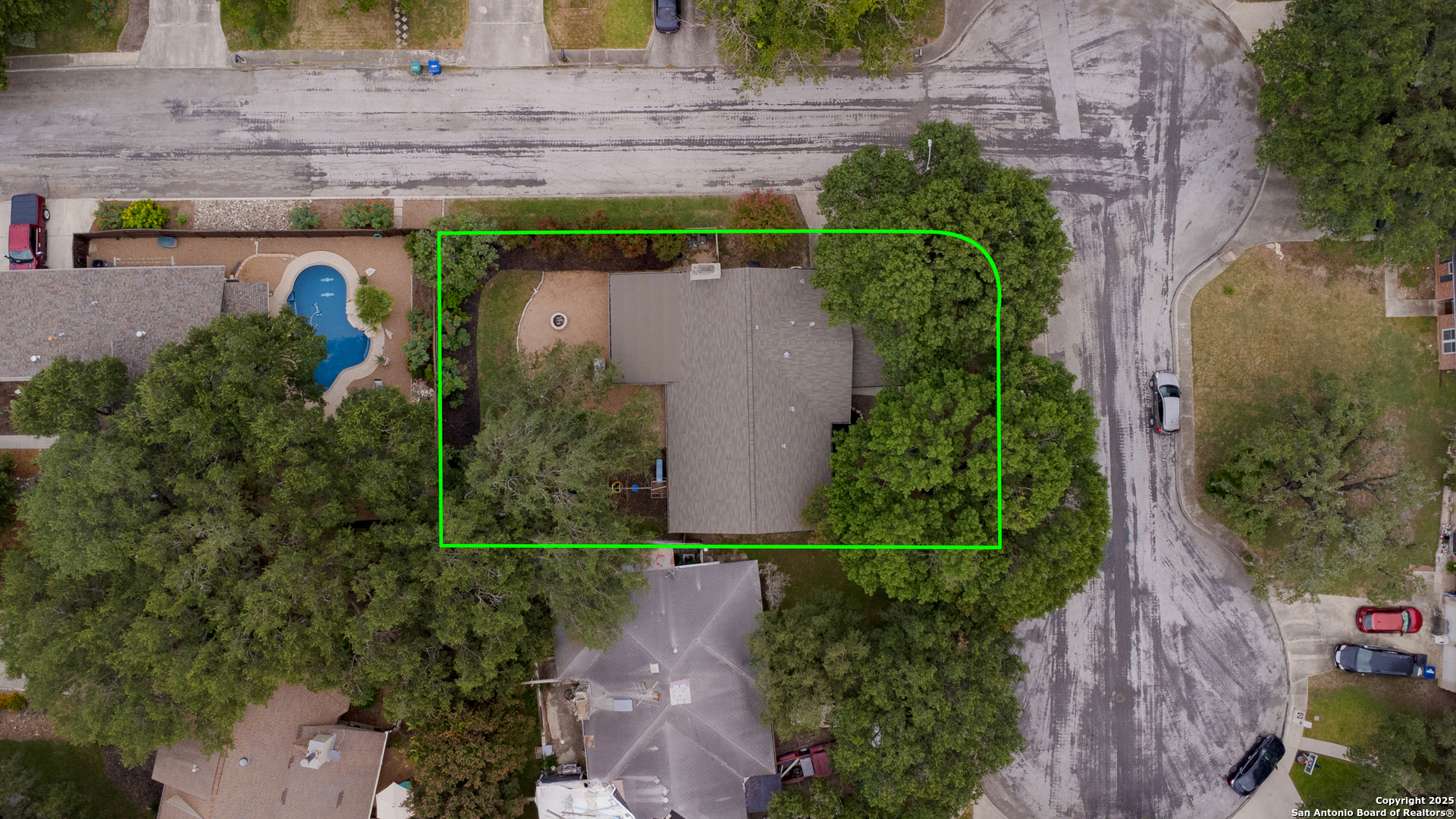 2611 Circle Tree