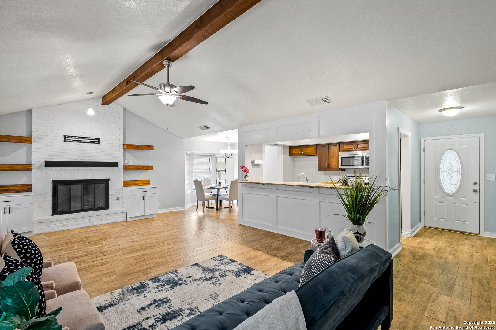 2611 Circle Tree