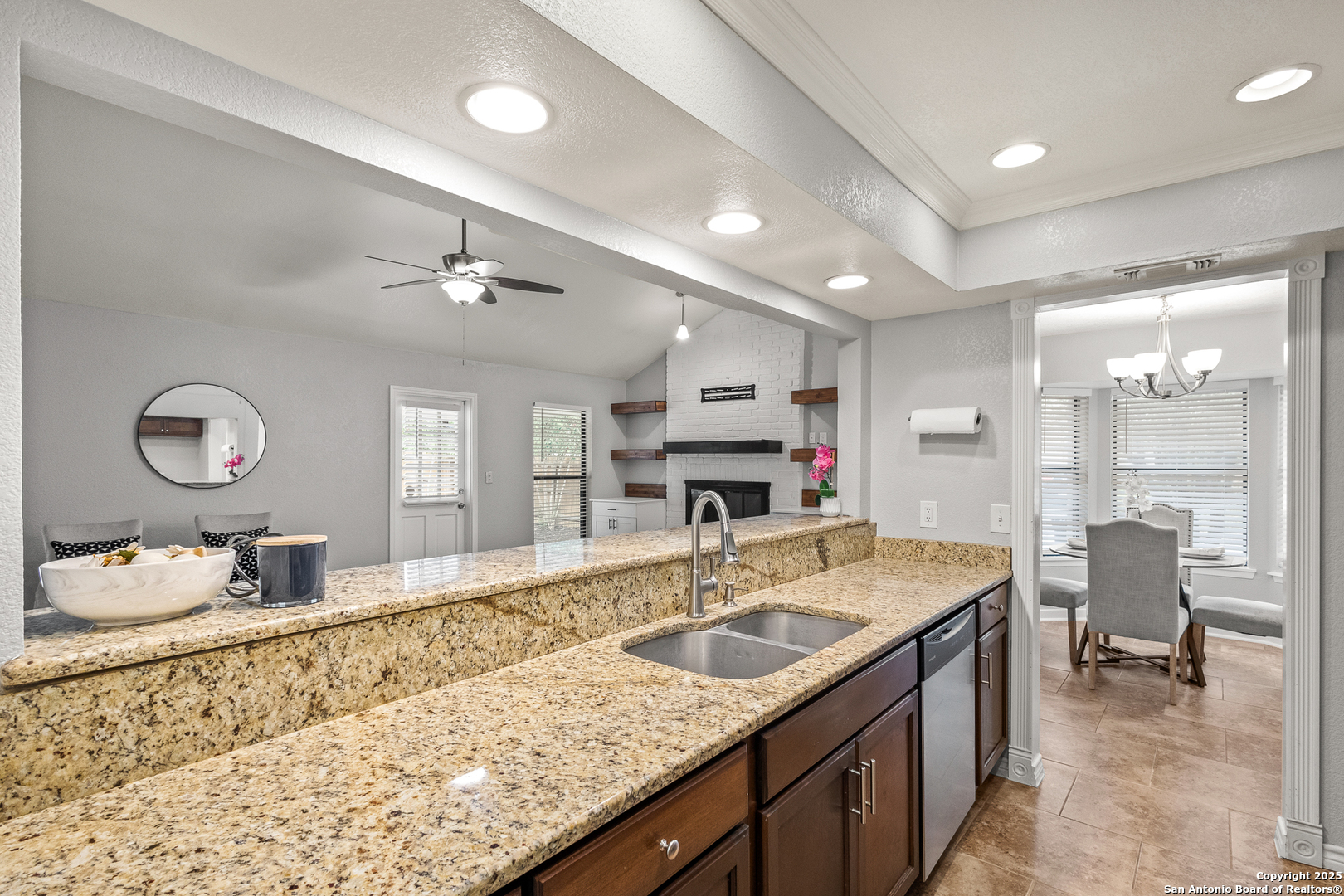 2611 Circle Tree
