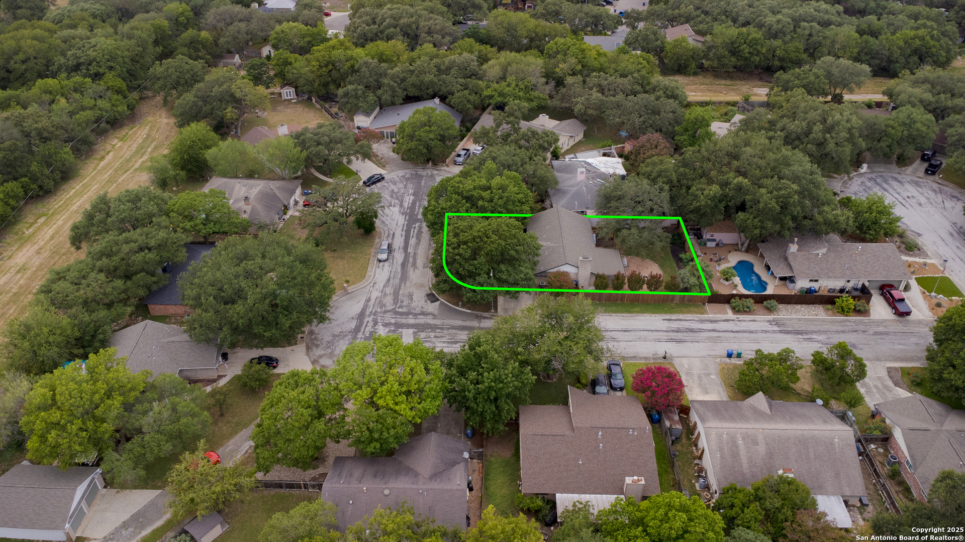 2611 Circle Tree