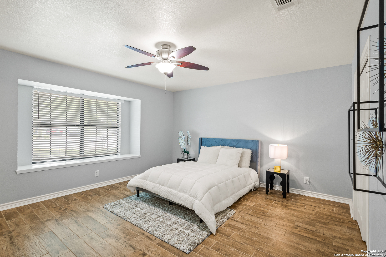 2611 Circle Tree