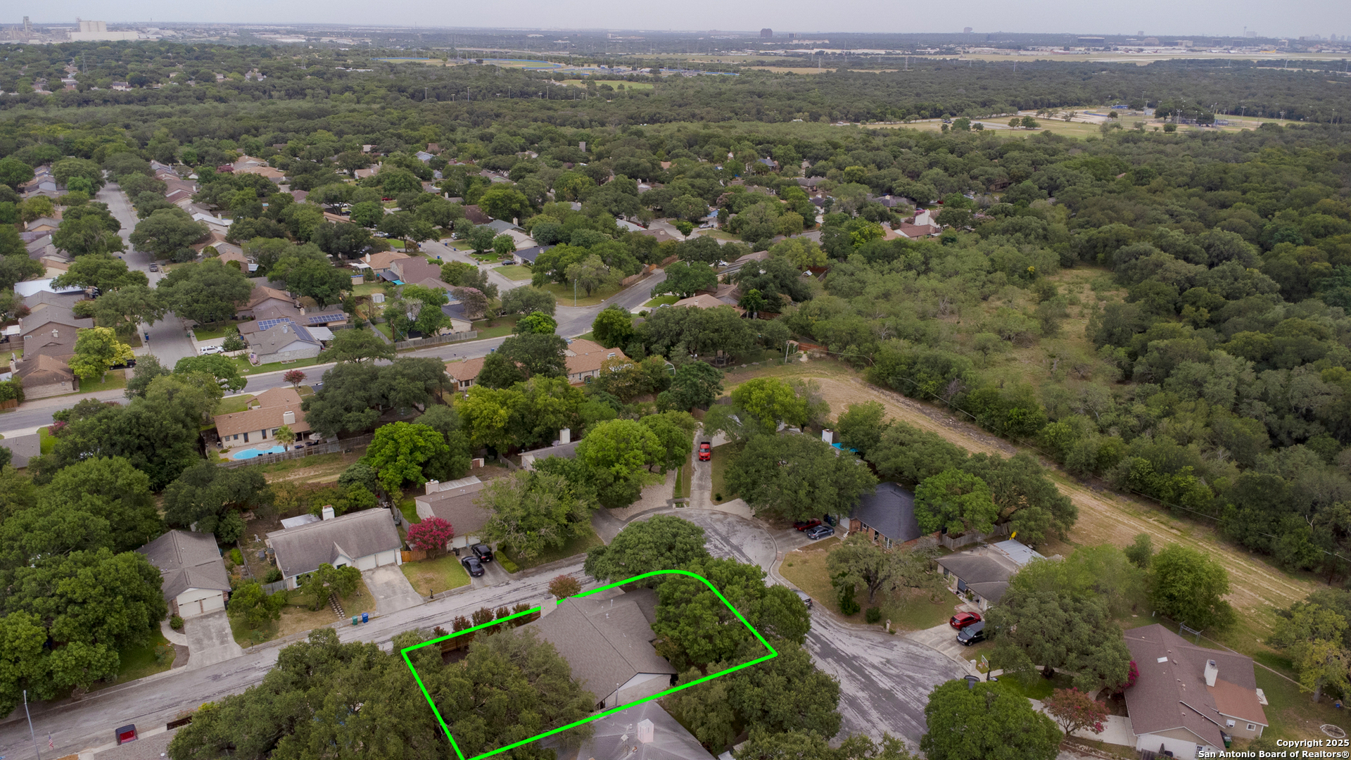 2611 Circle Tree