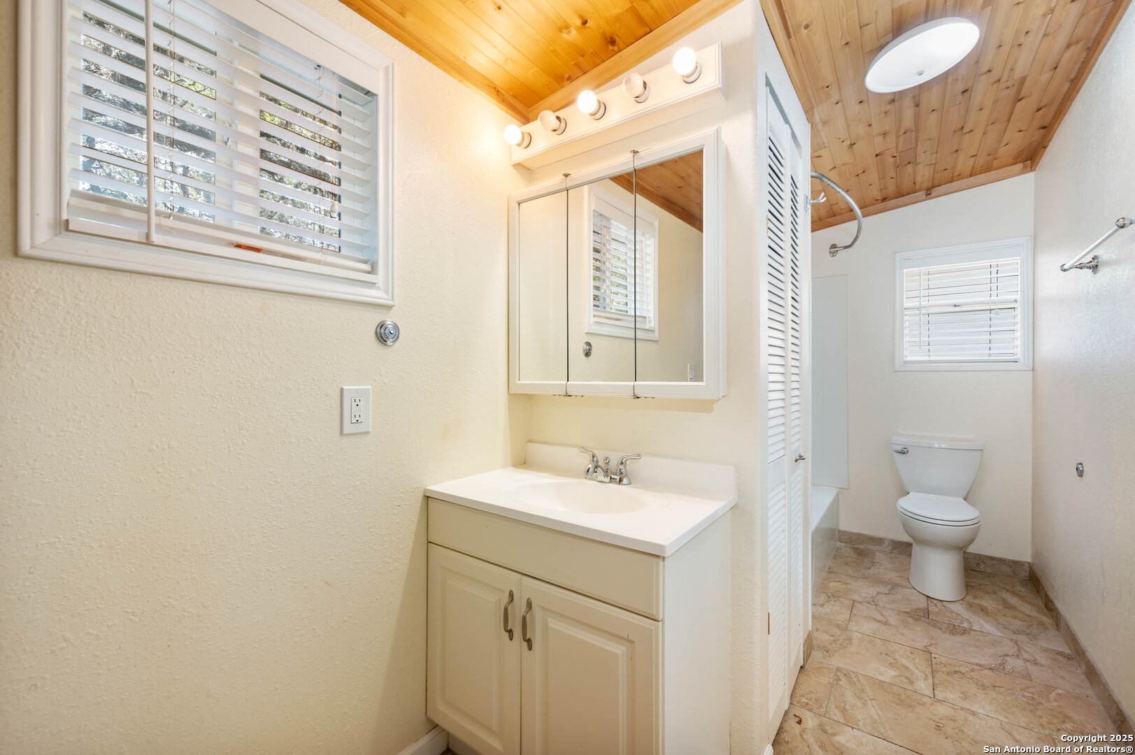 8715 Buckskin Dr.