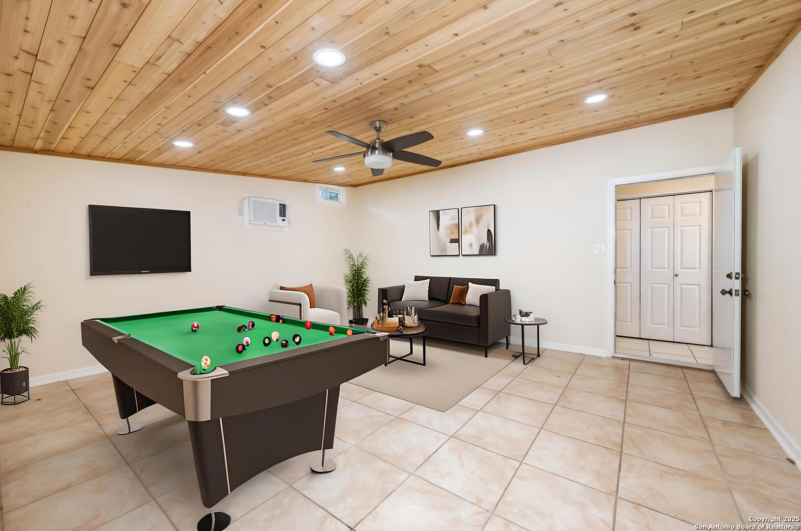 8715 Buckskin Dr.