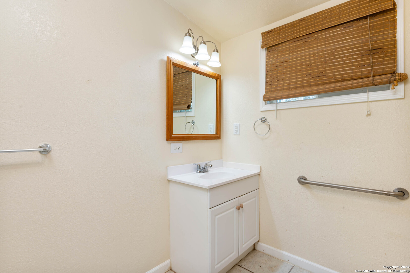 8715 Buckskin Dr.