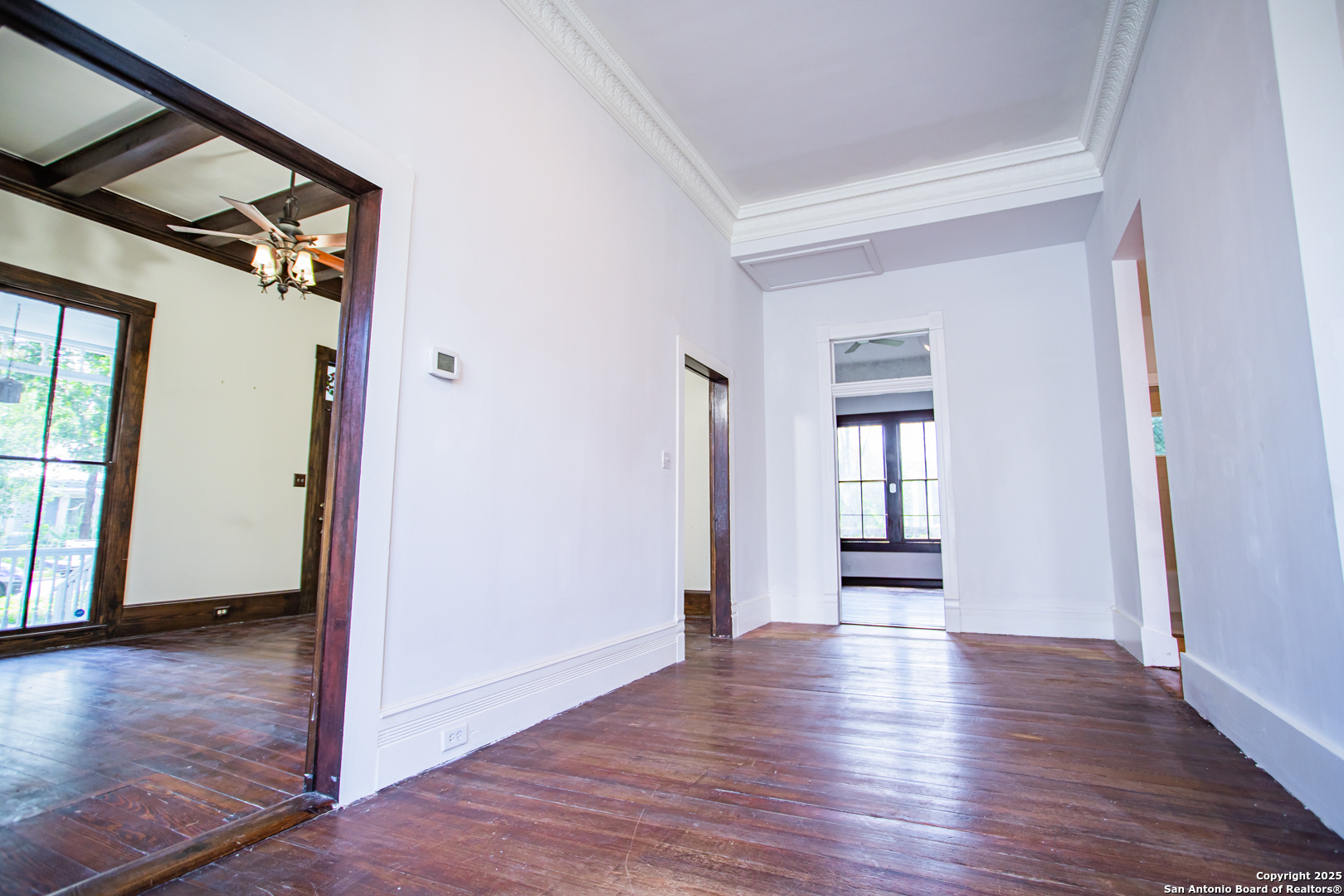 627 E Guenther