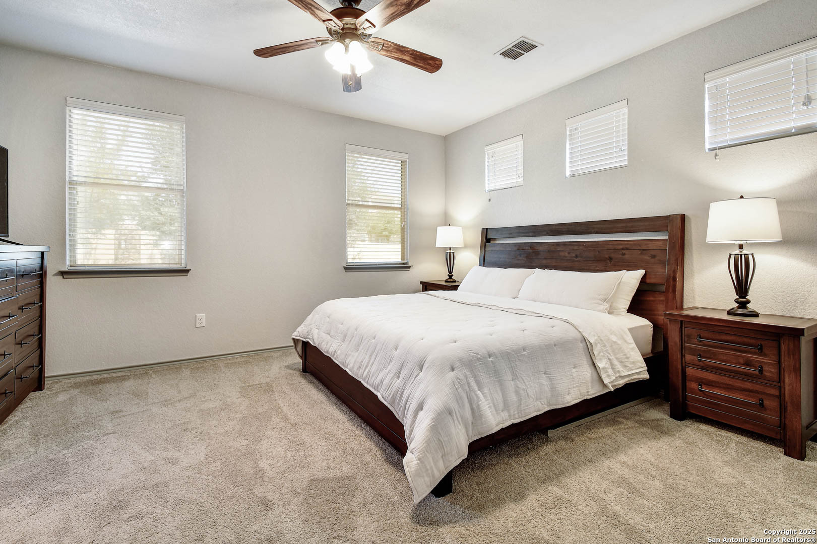 1407 Nicholas Manor