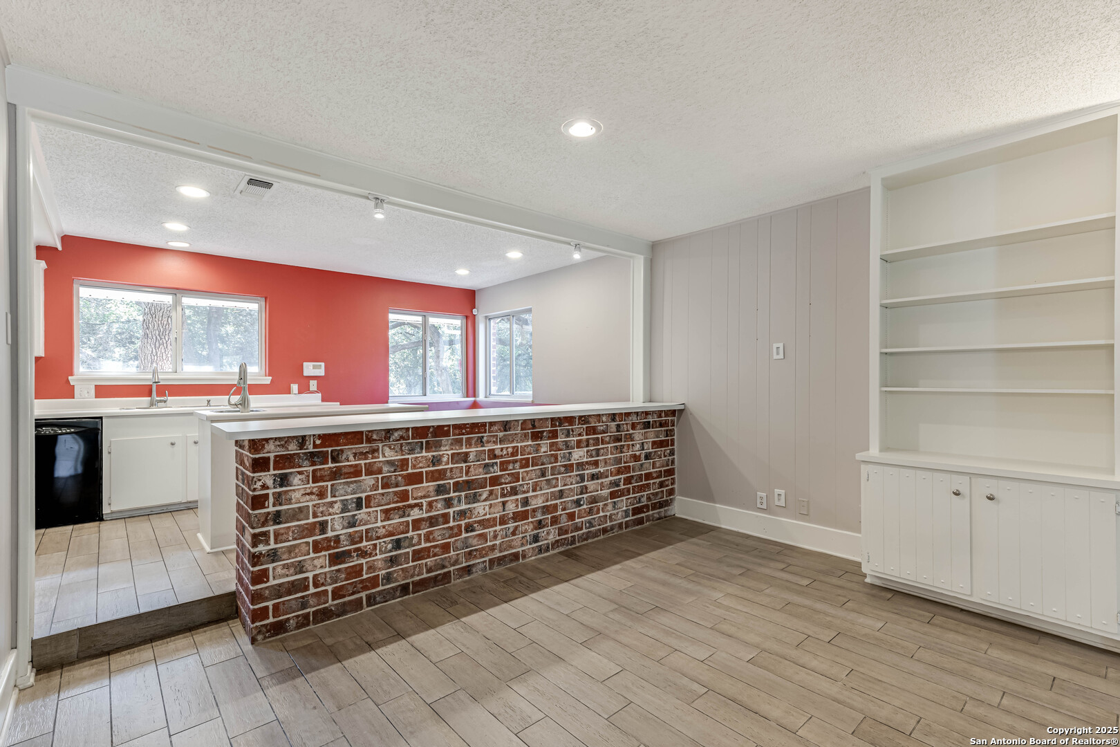 14006 Golden Woods