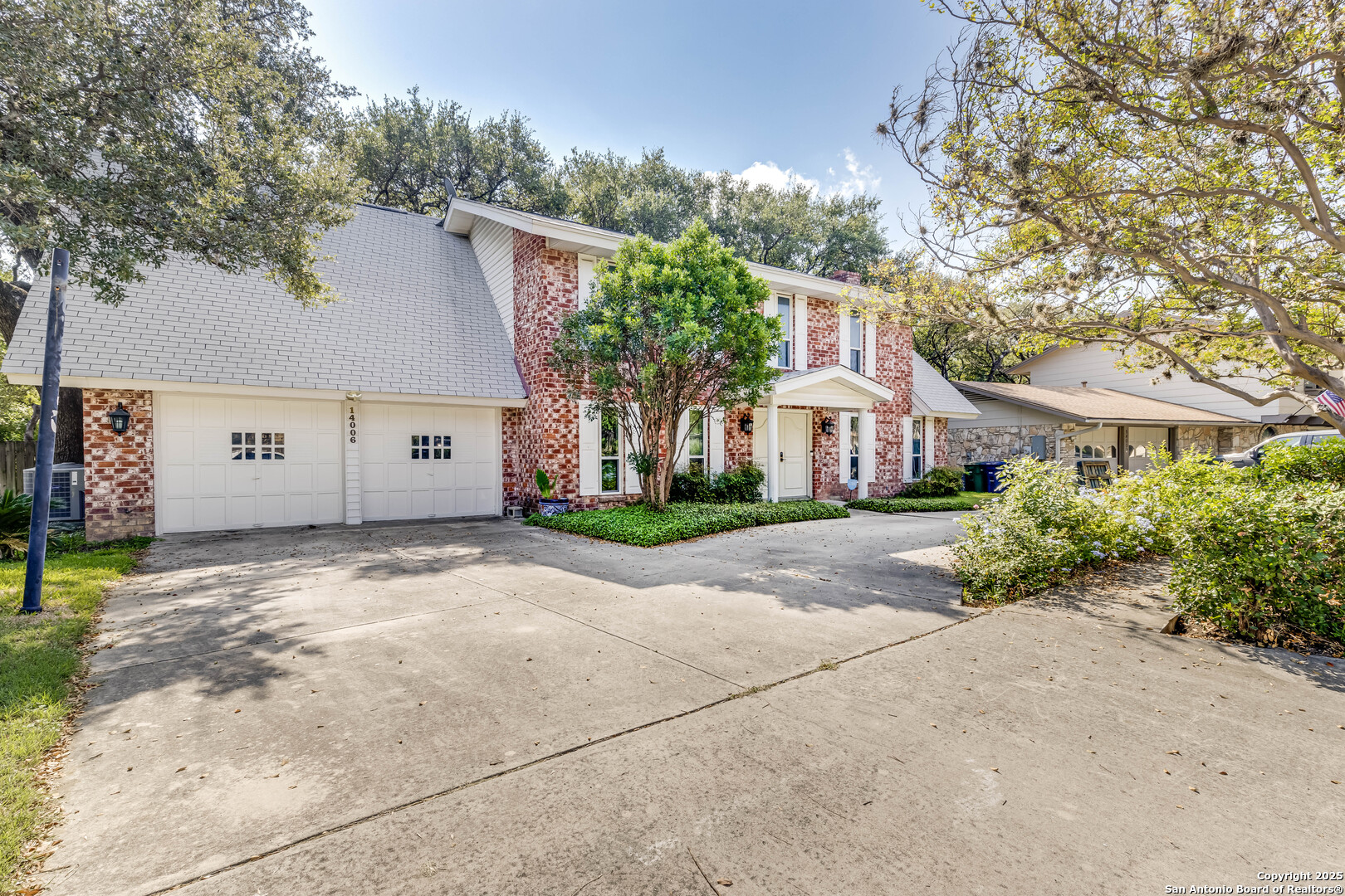 14006 Golden Woods