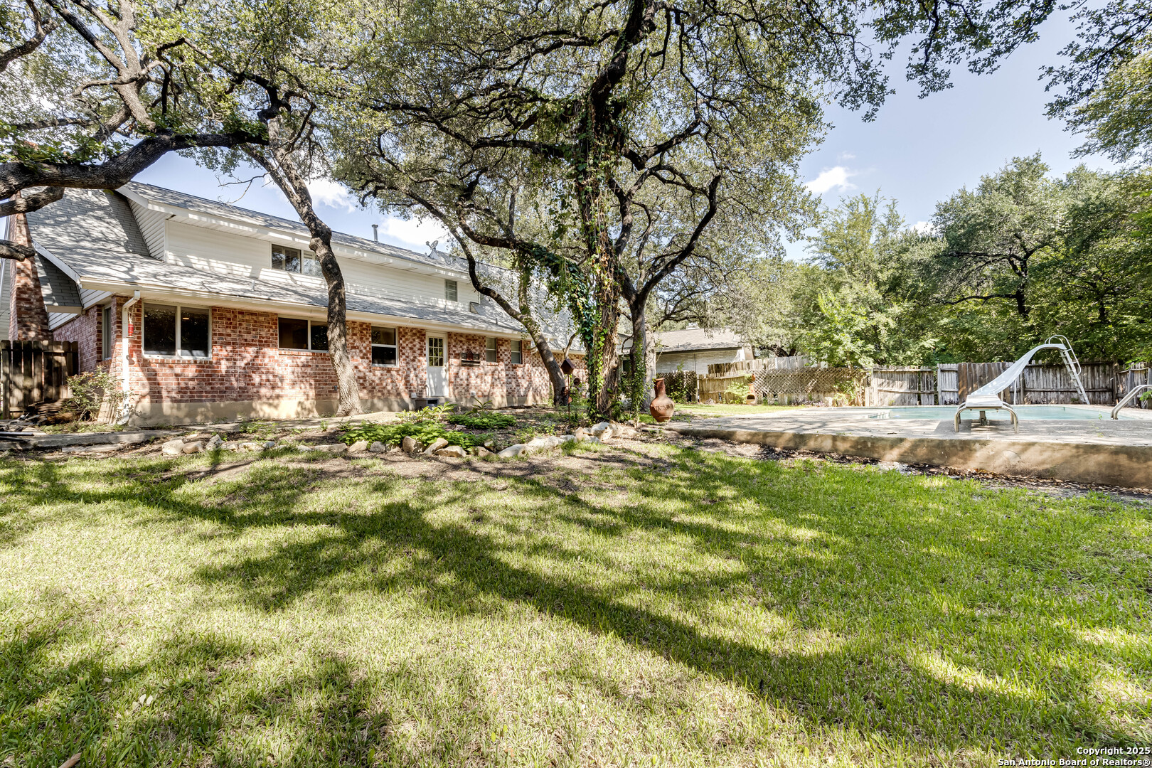 14006 Golden Woods