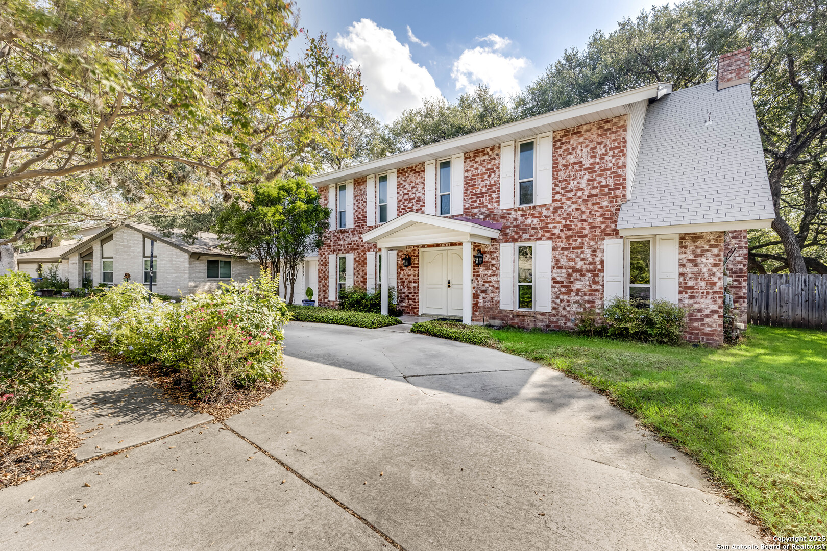 14006 Golden Woods