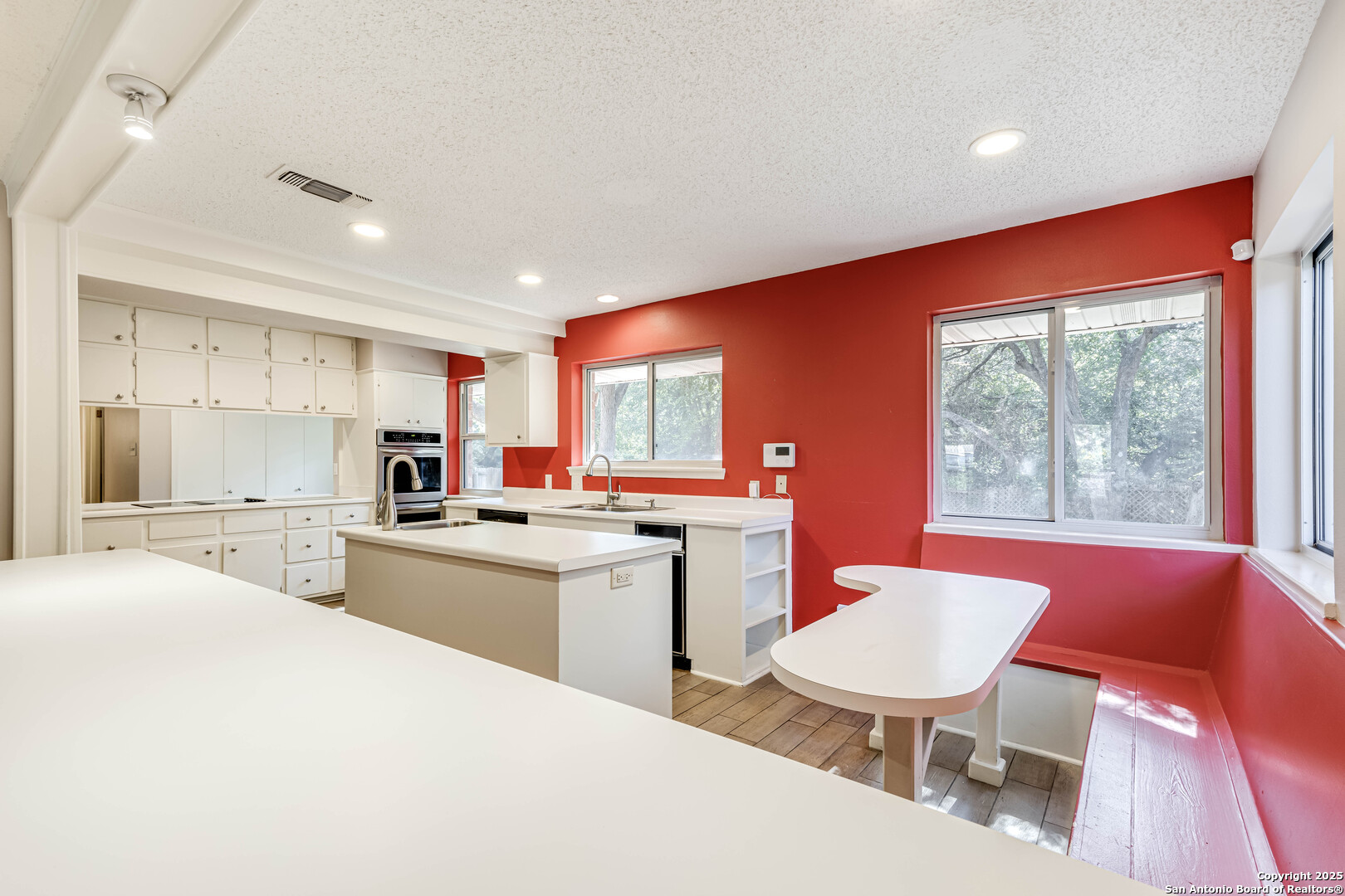 14006 Golden Woods