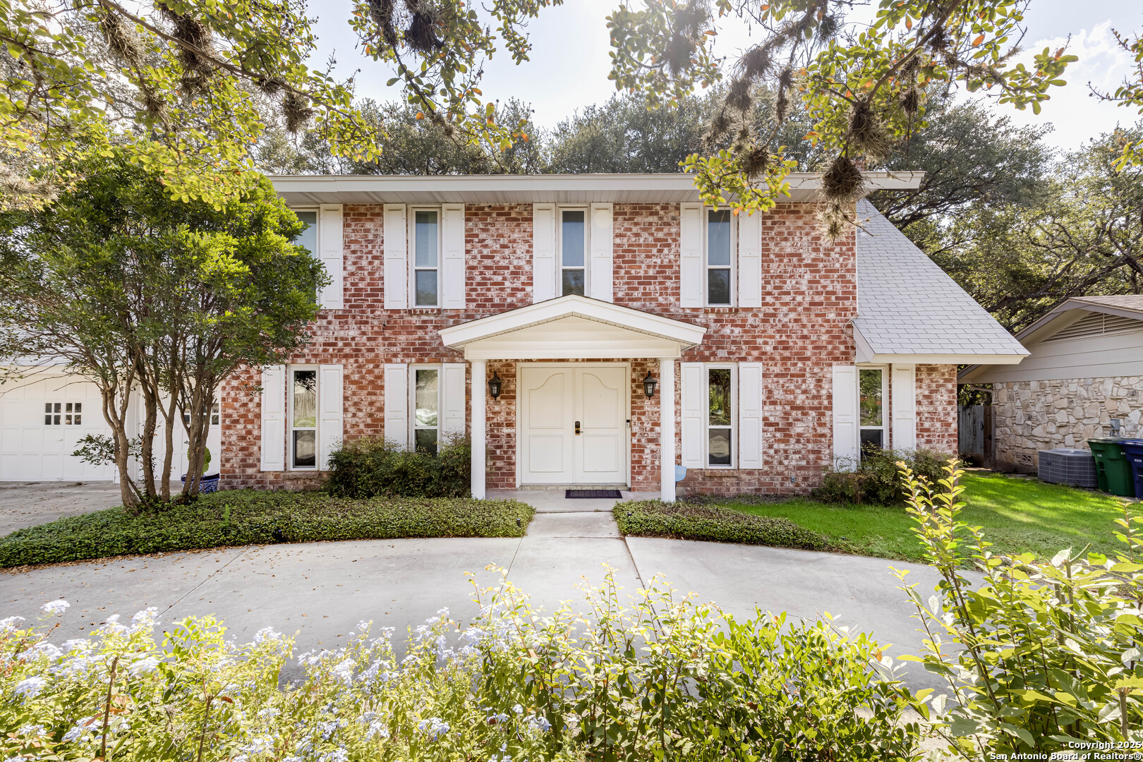 14006 Golden Woods
