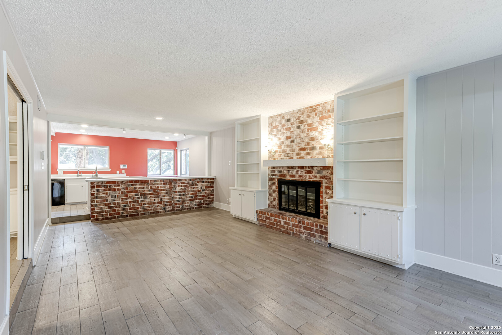 14006 Golden Woods